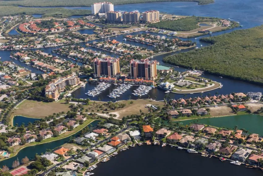 Aerial_view_of_city_and_gulf_Cape_Coral_Florida_terrenosnaflorida-com_shutterstock_624604565_1200x680