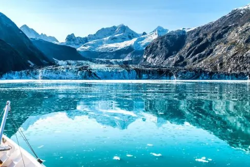 Glacier_in_Alaska_USA_terrenosnaflorida-com_shutterstock_556662694_1200x680