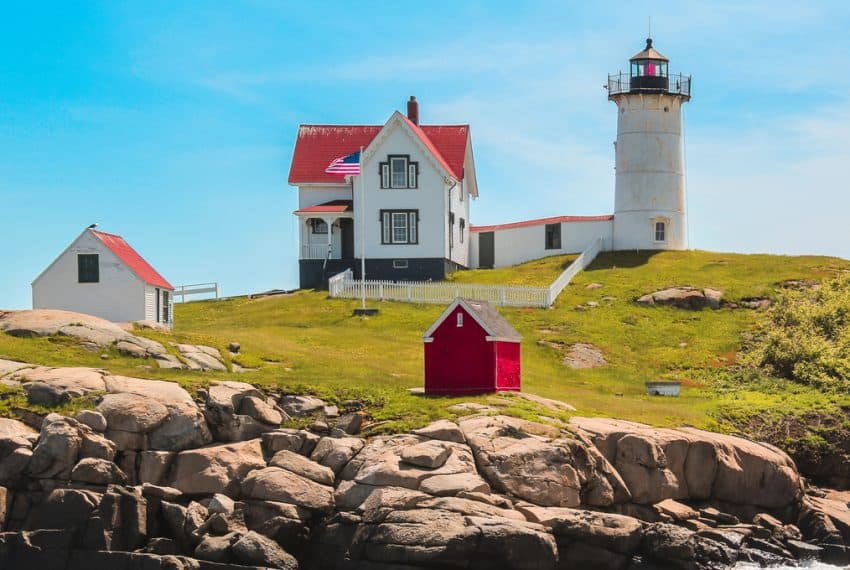 Midday_at_Nubble_Lighthouse_AKA_Cape_Neddick_York_Maine_USA_terrenosnaflorida-com_shutterstock_672790399_1200x680
