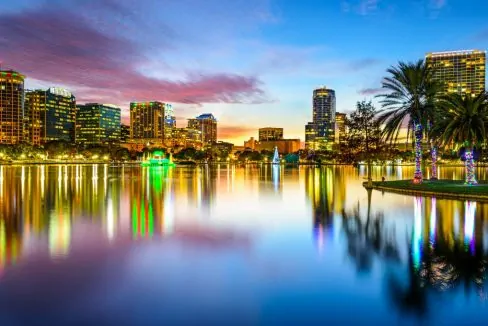 Orlando_Florida_USA_downtown_city_skyline_on_Eola_Lake_terrenosnaflorida-com_shutterstock_241289380_1200x680