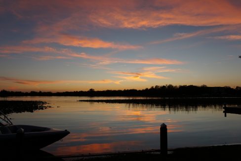 Sunset_on_the_chain_of_lakes_in_Winter_Haven_Florida_terrenosnaflorida-com_shutterstock_751120762_1200x680