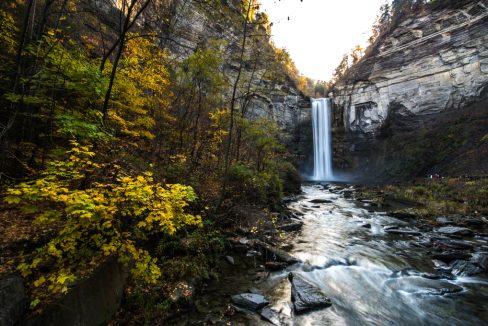Taughannock_Falls_waterfall_in_Ithaca_New_York_terrenosnaflorida-com_shutterstock_1018298041_1200x680